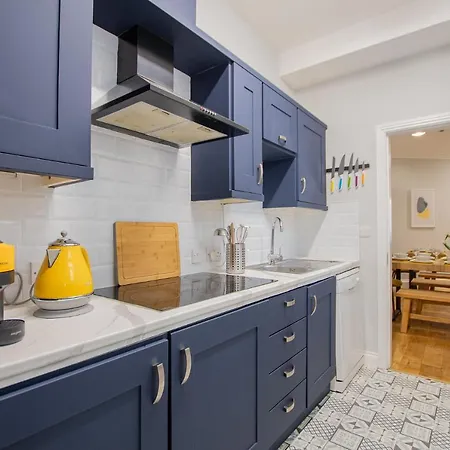 The Yellow Door By Shortstays * دبلن