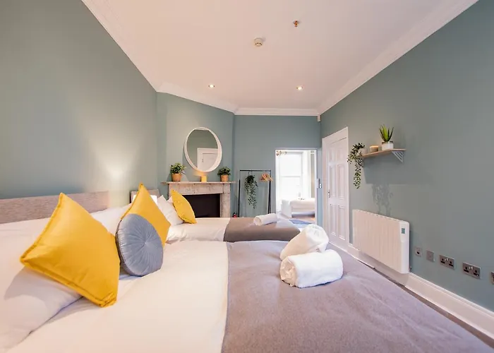 The Yellow Door By Shortstays *