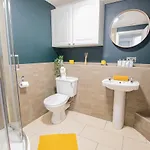Large Group House -Temple Bar 2 Min