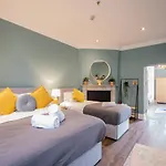 Large Group House -Temple Bar 2 Min Ferienhaus *