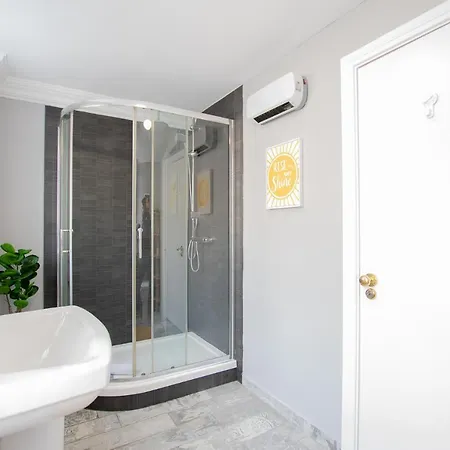 The Yellow Door By Shortstays * Dublin