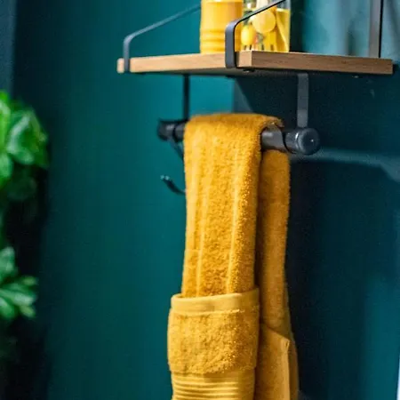 Vakantiehuis The Yellow Door By Shortstays *