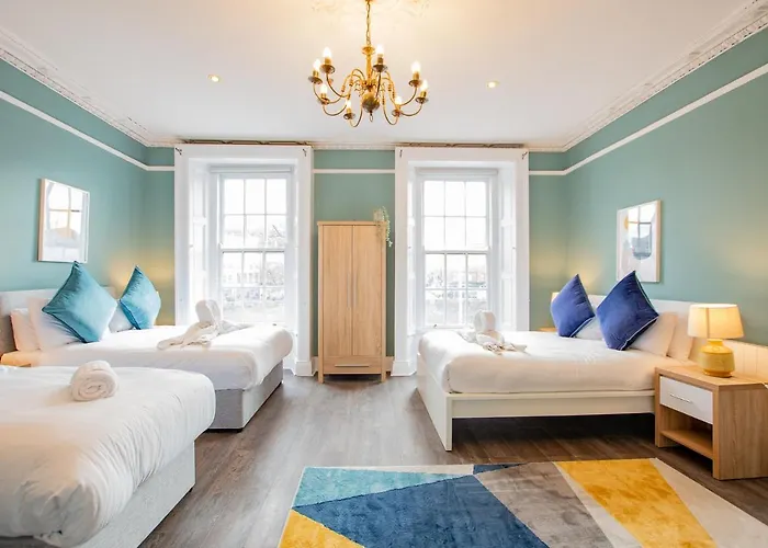 The Yellow Door By Shortstays Сasa de vacaciones *