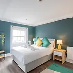 Sleeps 25 - Large Group House - 2 Min Temple Bar - 6br 別荘 *