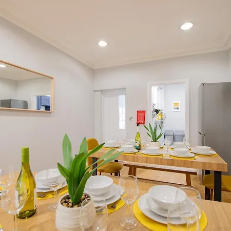 Vakantiehuis The Yellow Door By Shortstays Dublin