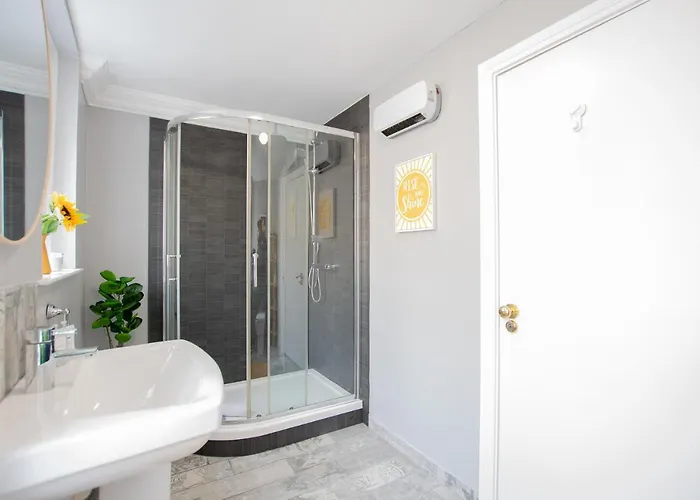 The Yellow Door By Shortstays * Dublino