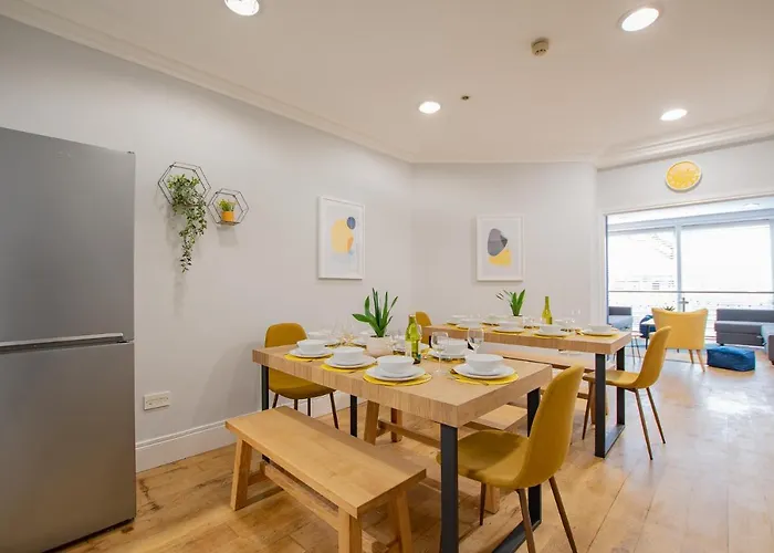 The Yellow Door By Shortstays Casa vacanze *