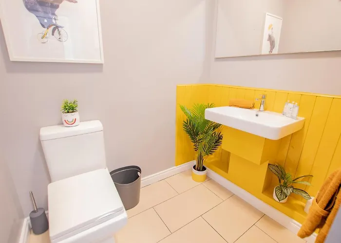 The Yellow Door By Shortstays Dublino