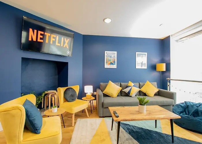 Sleeps 25 - Large Group House - 2 Min Temple Bar - 6Br בית נופש