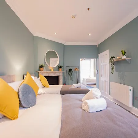 The Yellow Door By Shortstays *