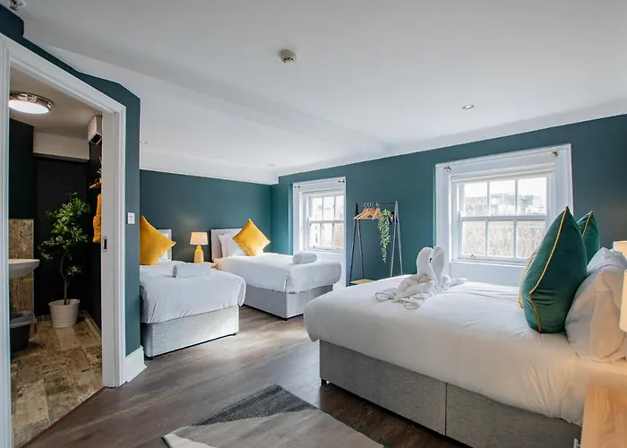 The Yellow Door By Shortstays Сasa de vacaciones *