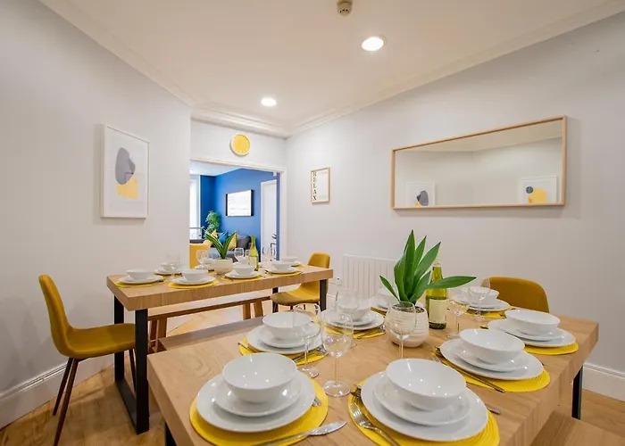 Сasa de vacaciones The Yellow Door By Shortstays *