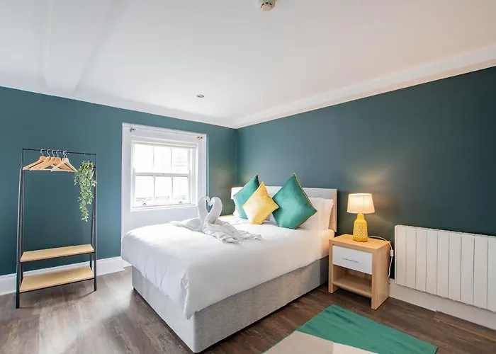 The Yellow Door By Shortstays Сasa de vacaciones *