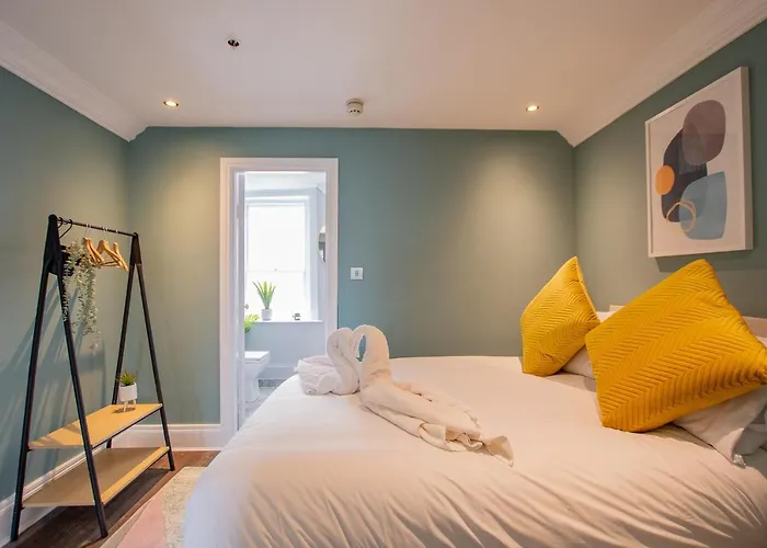 Сasa de vacaciones The Yellow Door By Shortstays