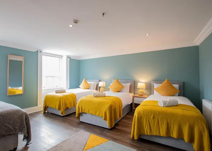 Сasa de vacaciones The Yellow Door By Shortstays *