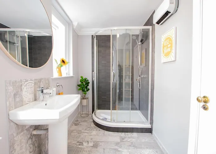 The Yellow Door By Shortstays Casa vacanze