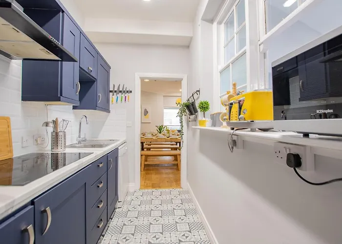 Сasa de vacaciones The Yellow Door By Shortstays *